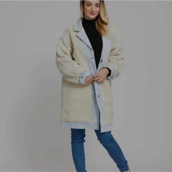 NWT Levi's Reversible Light Wash Denim Sherpa Long Line Heavy Coat Size S - Picture 2 of 5